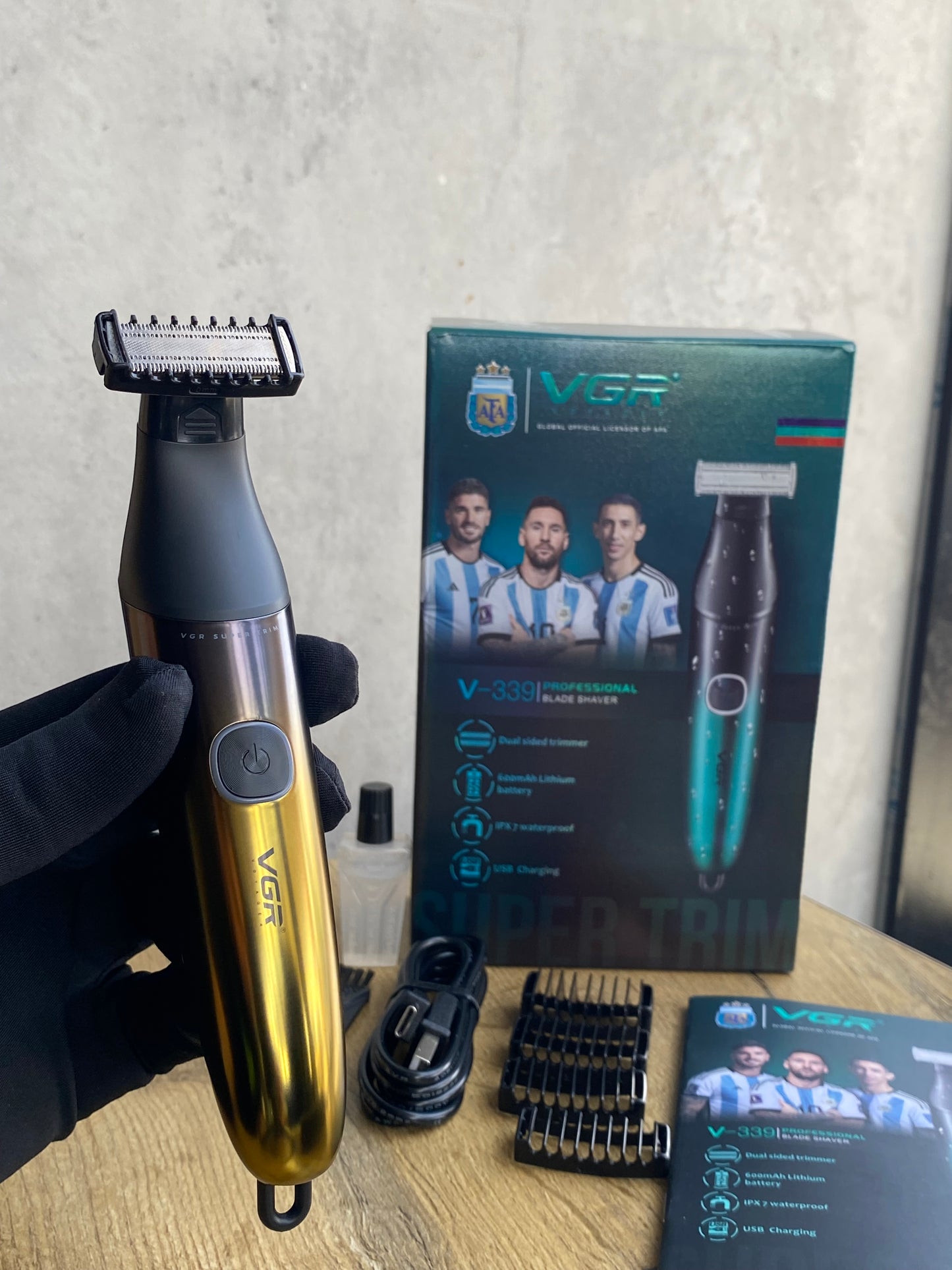 vgr V-339 foil and double-sided blade shaver, professional waterproof electric beard trimmer shaver, Super trim for shaving body, sensitive areas in two directions.
