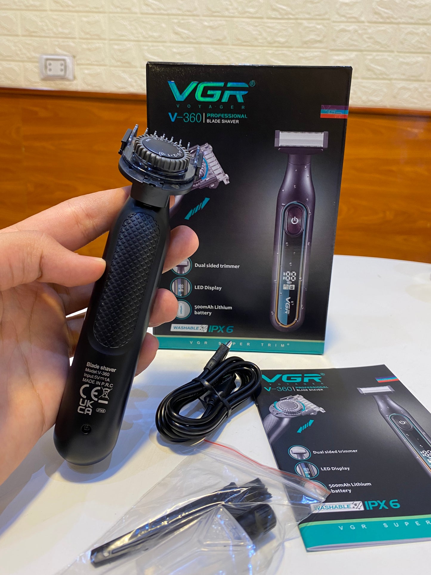 VGR Shaver Waterproof Household Rechargeable Adjustable Electric Razor LED Full Body Washable Reciprocating Men's Shaver V-360