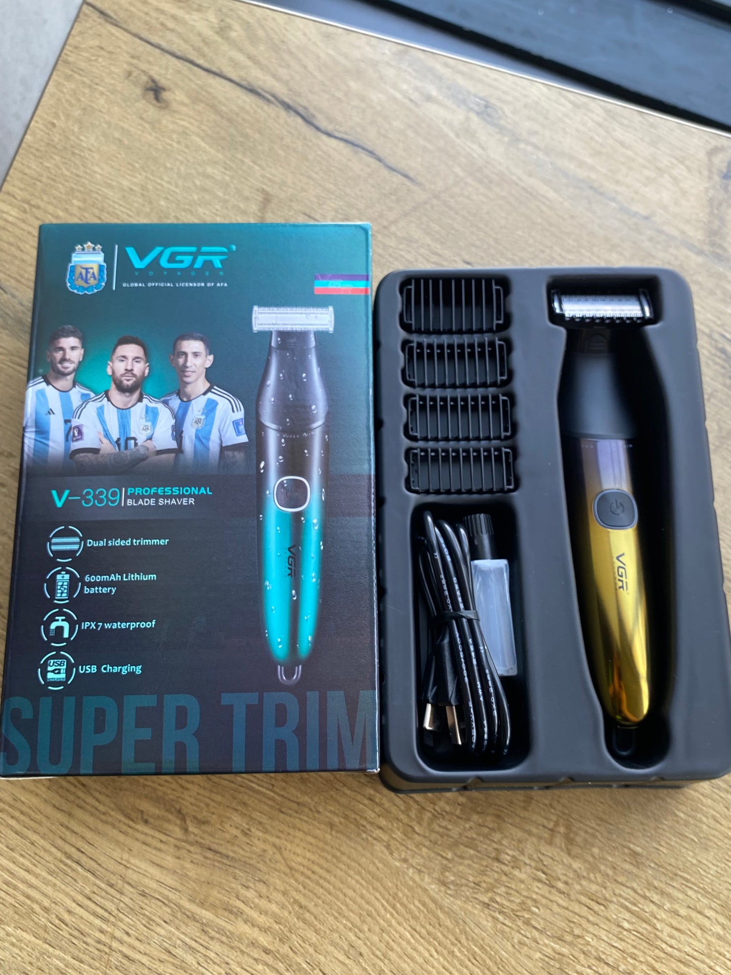 vgr V-339 foil and double-sided blade shaver, professional waterproof electric beard trimmer shaver, Super trim for shaving body, sensitive areas in two directions.